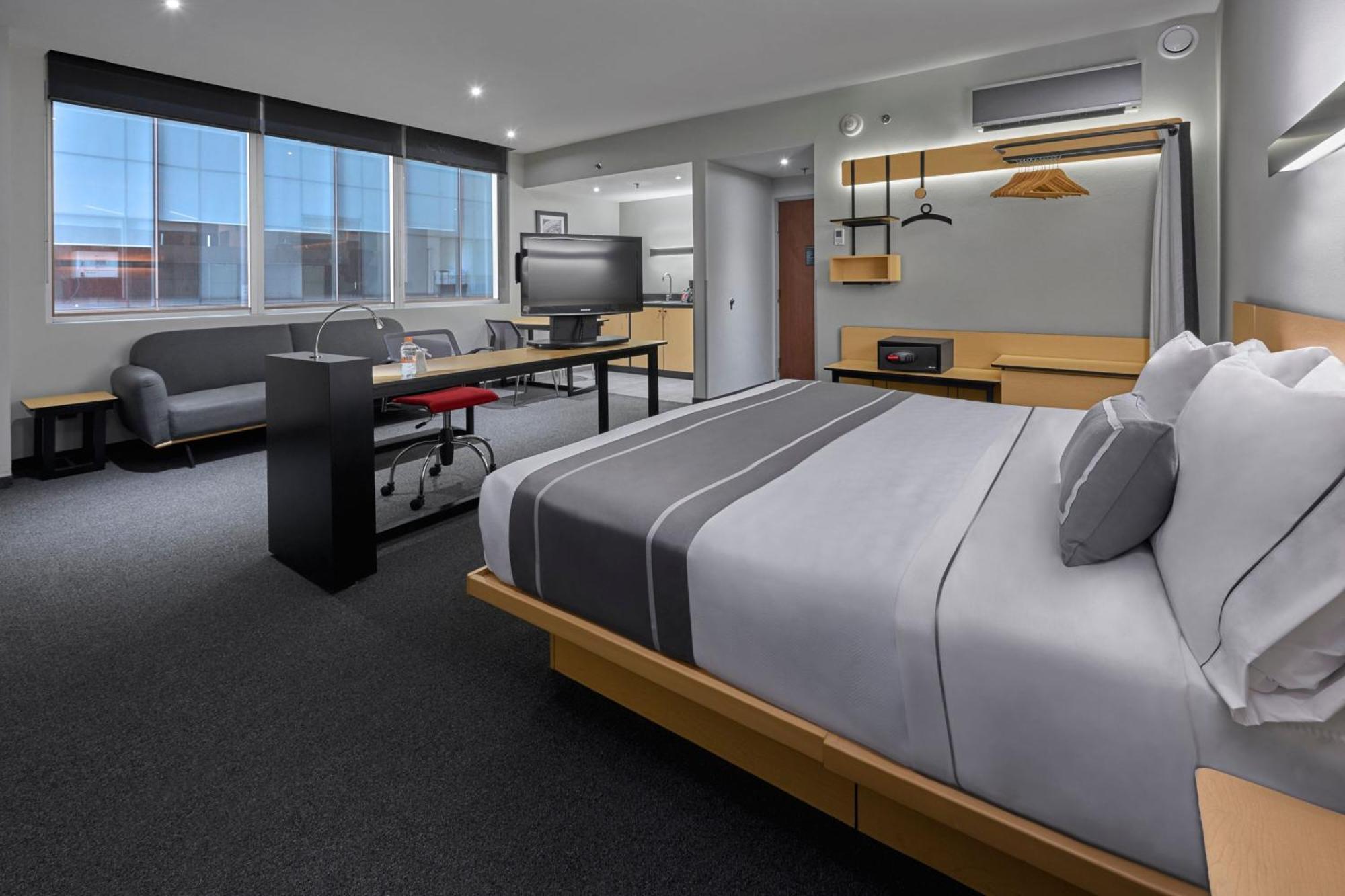 Express By Marriott Ciudad De Santa Fe 4*